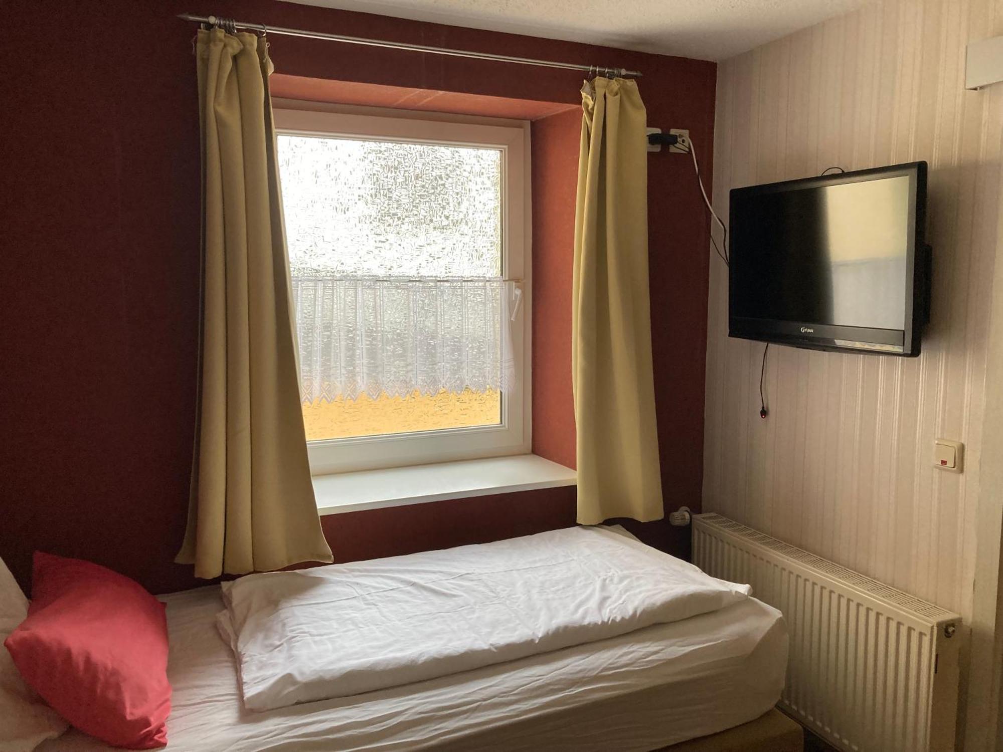 Hotel Haus Schwarzenberg à Ernst Extérieur photo